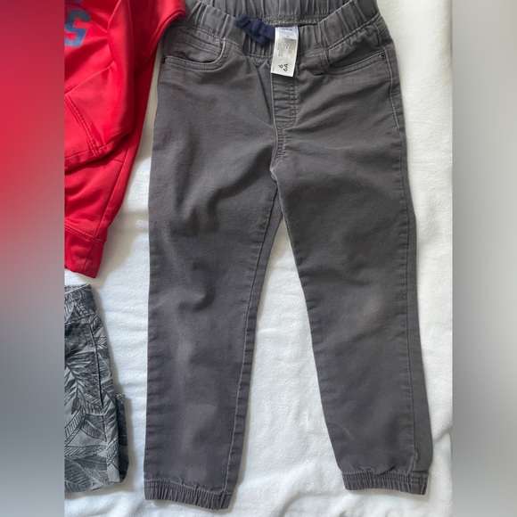 Boys 6/7 Bundle - Phillies Hoodie, Cotton Flannel, Navy Tee, Shorts, Pull Pants - Picture 7 of 16